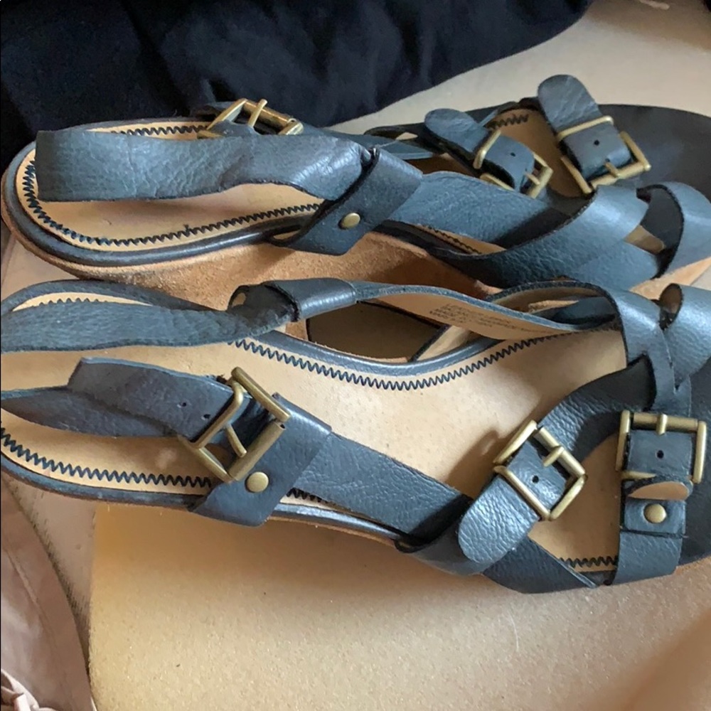 Sandals - Picture 2 of 3